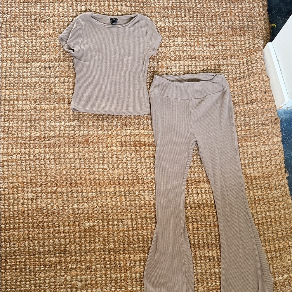 Rue21 Women's Beige Flare Pants & Top Set